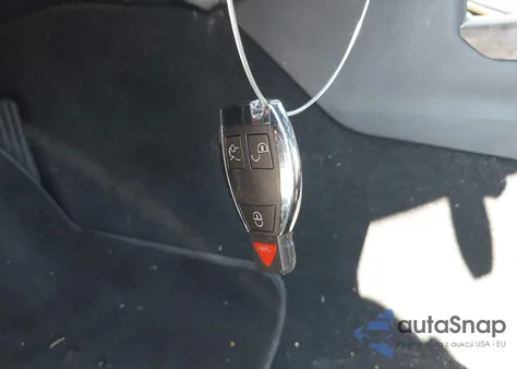 2011 Mercedes-Benz E 350 4Matic из США, поврежденный, VIN WDDHF8HB4BA444345